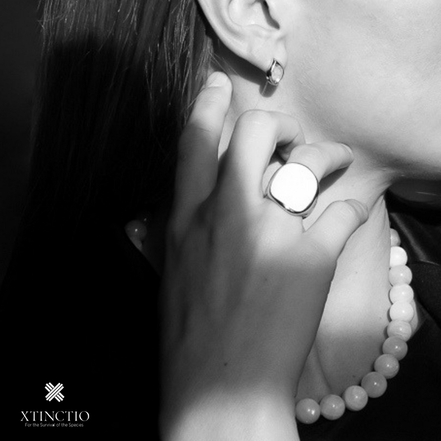 Xtinctio -  Ring Hand Made in Italy by a 3rd generation goldsmith using the ancient and rarely used Etruscan enamel technique. eco-conscious jewelry , white enamel polar bear